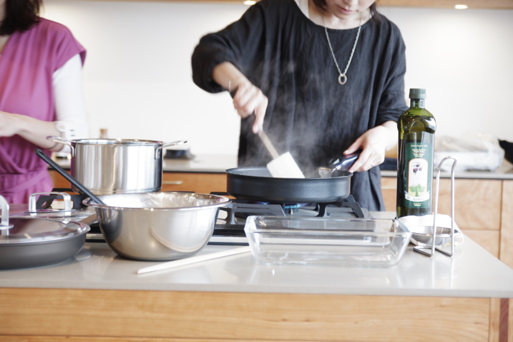 title: 05.15 sat | Page No,25 | No.5 | sync-furniture | 株式会社 SYNC | 福岡県 家具工房 | オーダーメイドキッチン