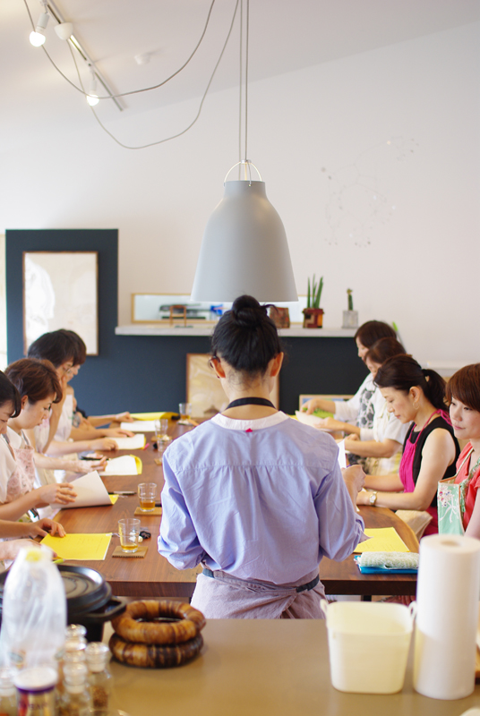 title: food+ “料理教室”|2015.8.19 | Page No,50 | No.1 | sync-furniture | 株式会社 SYNC | 福岡県 家具工房 | オーダーメイドキッチン