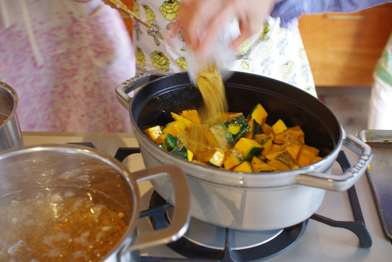 title: food+ “料理教室”|2015.8.19 | Page No,50 | No.7 | sync-furniture | 株式会社 SYNC | 福岡県 家具工房 | オーダーメイドキッチン