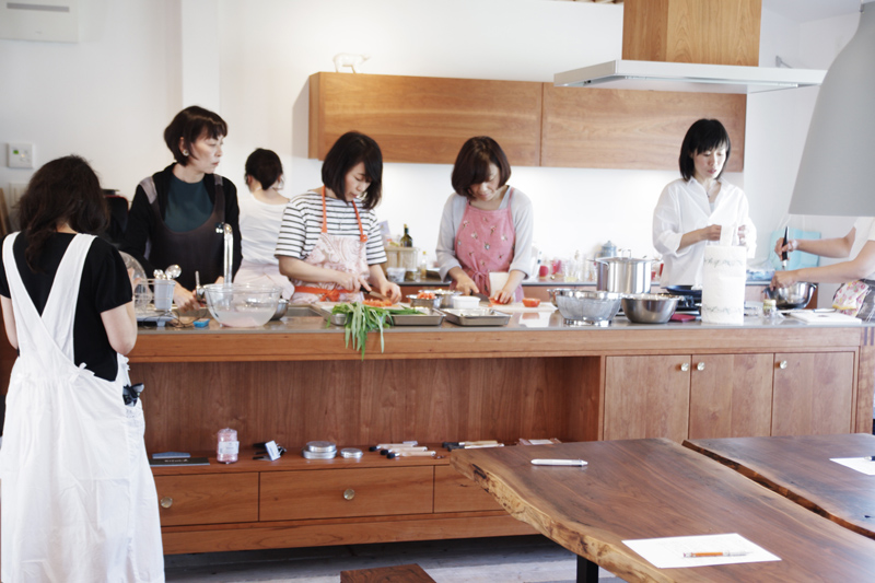 title: マサミール研究所 “料理教室”｜2015.10 | Page No,59 | No.1 | sync-furniture | 株式会社 SYNC | 福岡県 家具工房 | オーダーメイドキッチン