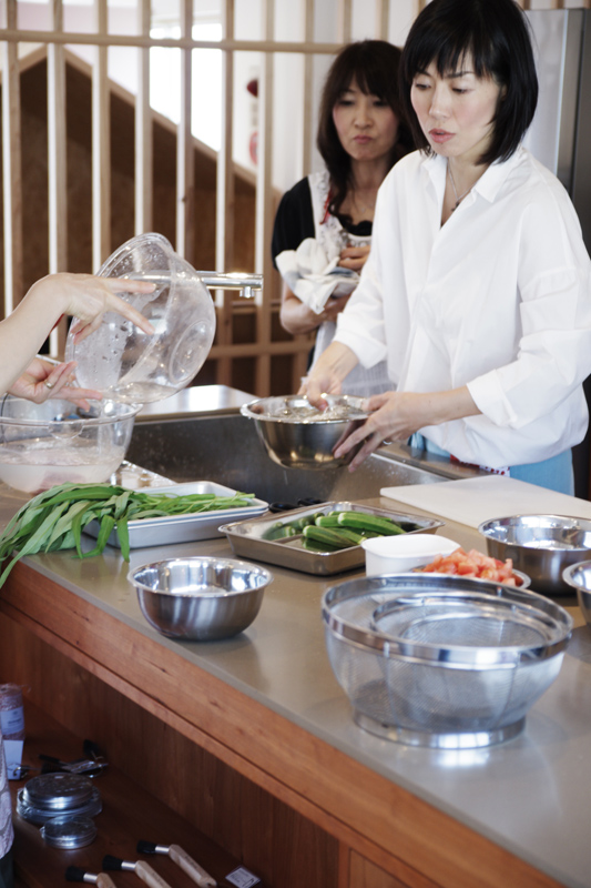 title: マサミール研究所 “料理教室”｜2015.10 | Page No,59 | No.2 | sync-furniture | 株式会社 SYNC | 福岡県 家具工房 | オーダーメイドキッチン