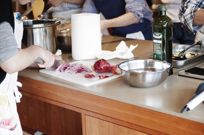 title: food+ “料理教室”|2015.9.30 | Page No,58 | No.4 | sync-furniture | 株式会社 SYNC | 福岡県 家具工房 | オーダーメイドキッチン