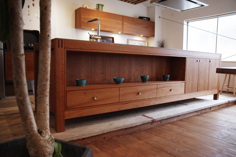 title: 12.04 fri | Page No,74 | No.2 | sync-furniture | 株式会社 SYNC | 福岡県 家具工房 | オーダーメイドキッチン