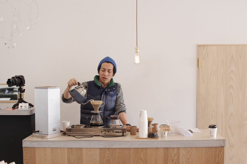 title: noah × LIBERTA COFFEE｜2016.02.11 | Page No,83 | No.1 | sync-furniture | 株式会社 SYNC | 福岡県 家具工房 | オーダーメイドキッチン