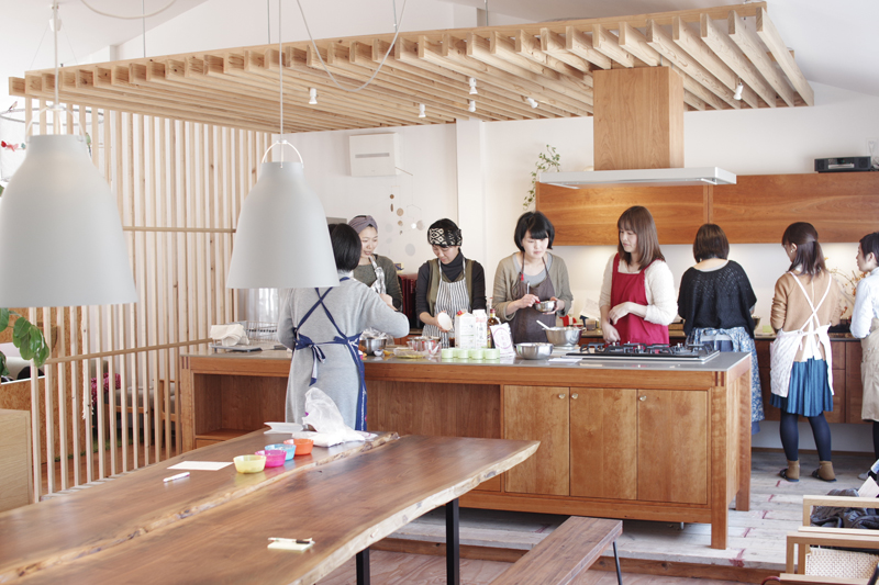 title: noah × LIBERTA COFFEE｜2016.02.11 | Page No,83 | No.6 | sync-furniture | 株式会社 SYNC | 福岡県 家具工房 | オーダーメイドキッチン