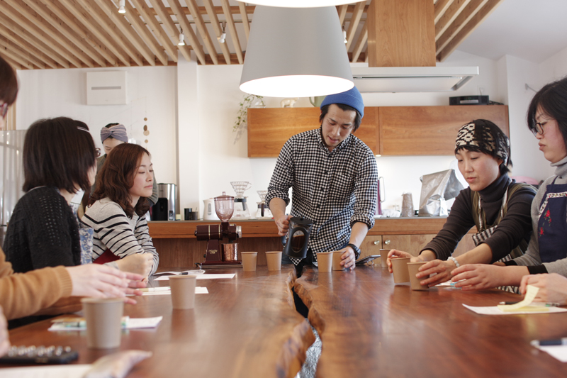 title: noah × LIBERTA COFFEE｜2016.02.11 | Page No,83 | No.9 | sync-furniture | 株式会社 SYNC | 福岡県 家具工房 | オーダーメイドキッチン