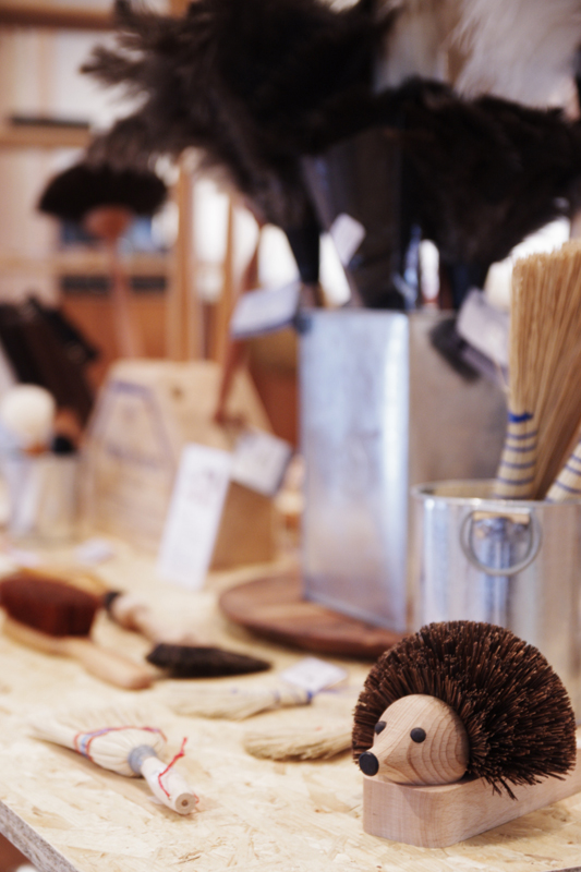 title: “REDECER ブラシ展” suported by KifuL｜2015.9.18-30 | Page No,57 | No.2 | sync-furniture | 株式会社 SYNC | 福岡県 家具工房 | オーダーメイドキッチン