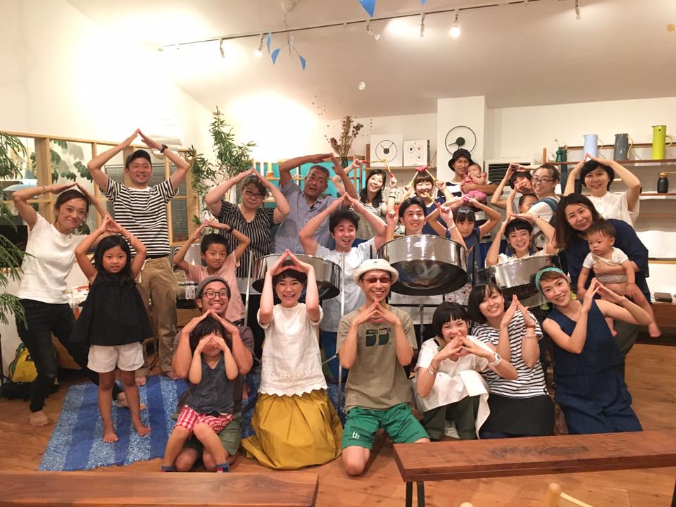 title: スティールパン LIVE 土生”Tico”剛 from リトルテンポ｜2017.8.11 | Page No,147 | No.5 | sync-furniture | 株式会社 SYNC | 福岡県 家具工房 | オーダーメイドキッチン