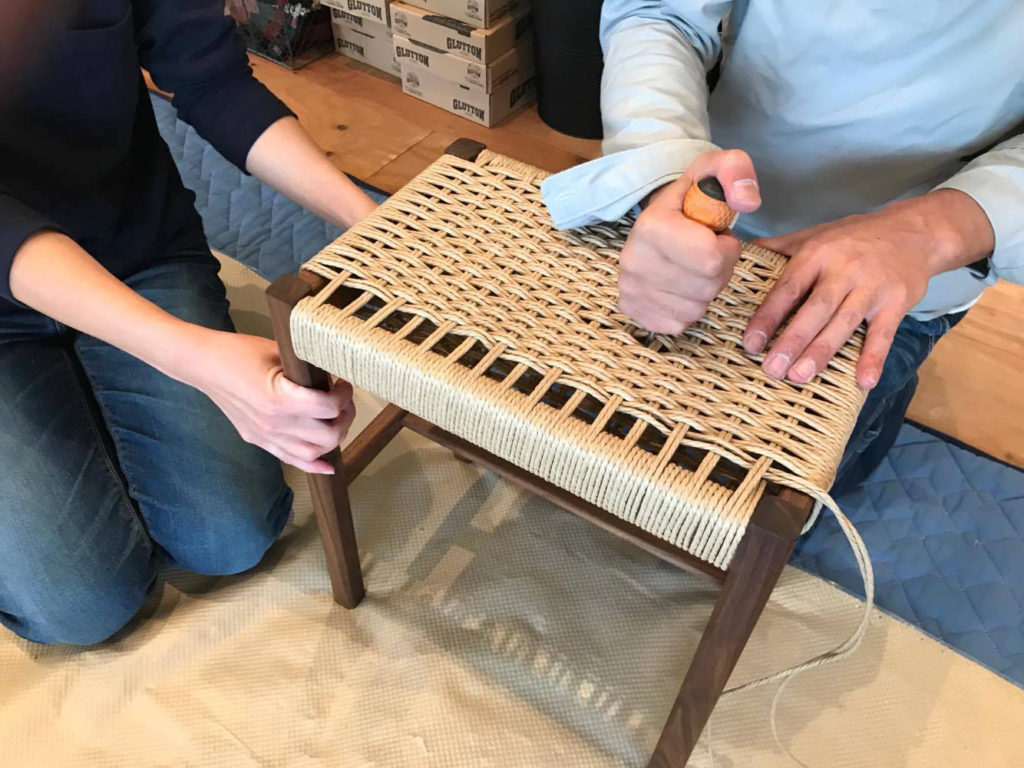 title: 水辺のくに博覧会 “スツール座編みWS”｜2017.10.21 | Page No,151 | No.6 | sync-furniture | 株式会社 SYNC | 福岡県 家具工房 | オーダーメイドキッチン