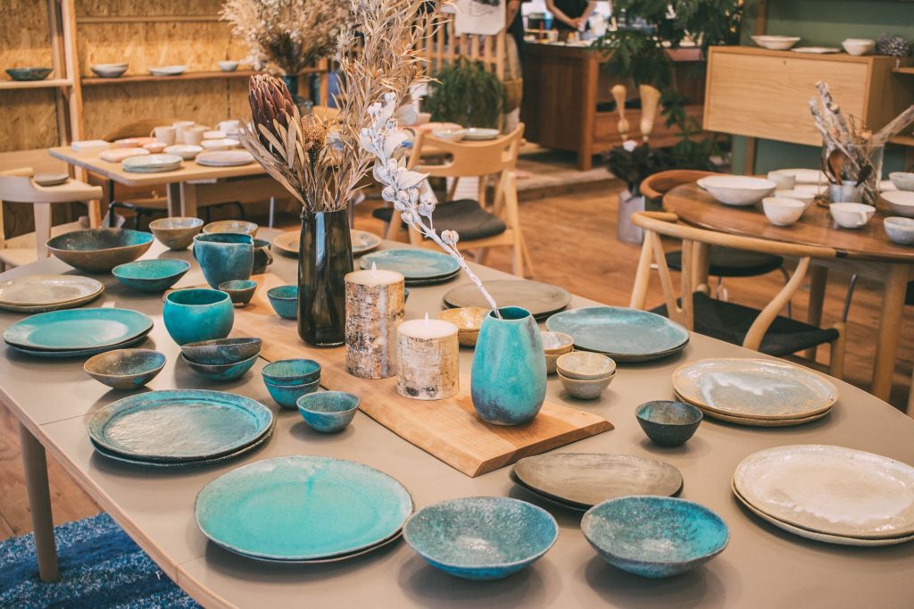 title: 藤本羊子 陶展｜2018.6.30–7.7 | Page No,201 | No.9 | sync-furniture | 株式会社 SYNC | 福岡県 家具工房 | オーダーメイドキッチン