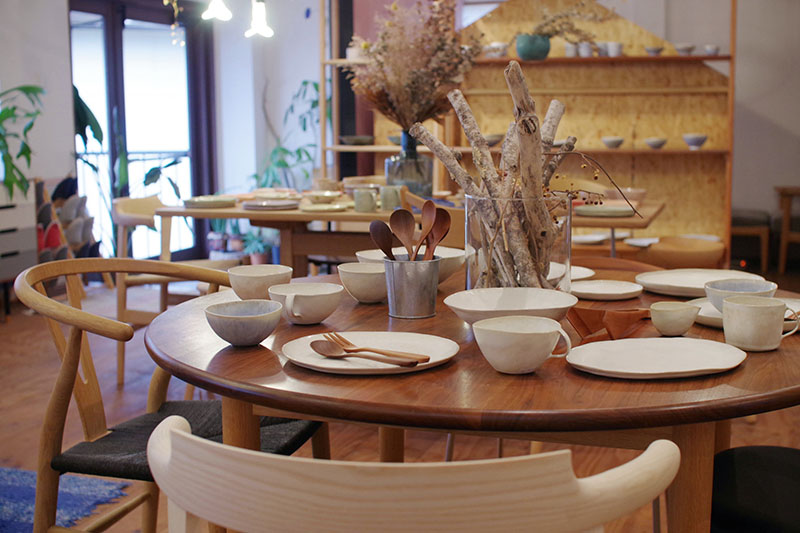 title: 藤本羊子 陶展｜2018.6.30–7.7 | Page No,201 | No.5 | sync-furniture | 株式会社 SYNC | 福岡県 家具工房 | オーダーメイドキッチン