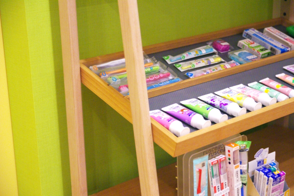 title: SHOP｜Display Shelf | Page No,23 | No.2 | sync-furniture | 株式会社 SYNC | 福岡県 家具工房 | オーダーメイドキッチン