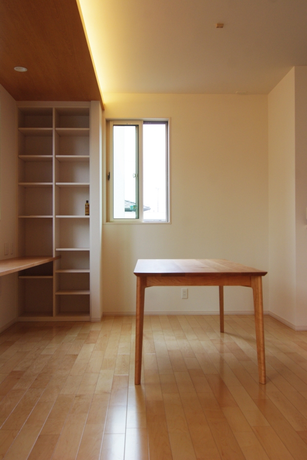 title: HOUSE 27 | Page No,24 | No.4 | sync-furniture | 株式会社 SYNC | 福岡県 家具工房 | オーダーメイドキッチン