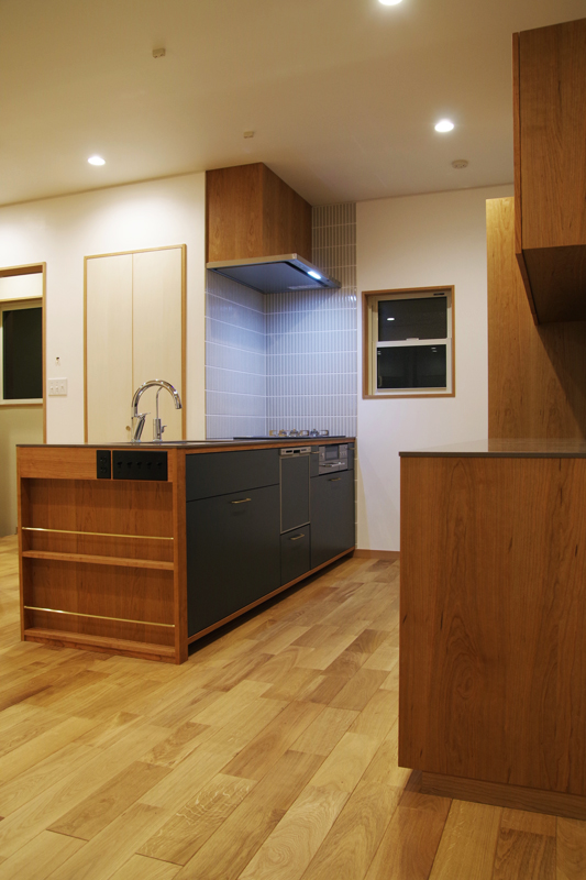 title: HOUSE 52 | Page No,55 | No.4 | sync-furniture | 株式会社 SYNC | 福岡県 家具工房 | オーダーメイドキッチン