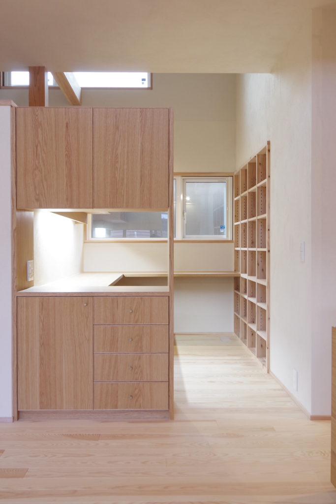 title: HOUSE 68 | Page No,75 | No.6 | sync-furniture | 株式会社 SYNC | 福岡県 家具工房 | オーダーメイドキッチン