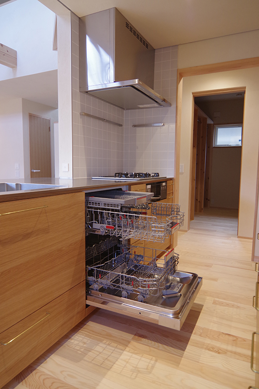 title: HOUSE 68 | Page No,75 | No.5 | sync-furniture | 株式会社 SYNC | 福岡県 家具工房 | オーダーメイドキッチン