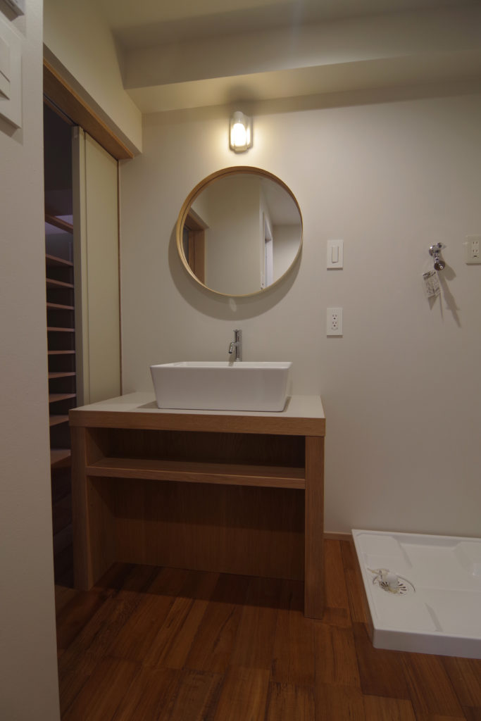 title: HOUSE 75 | Page No,82 | No.11 | sync-furniture | 株式会社 SYNC | 福岡県 家具工房 | オーダーメイドキッチン