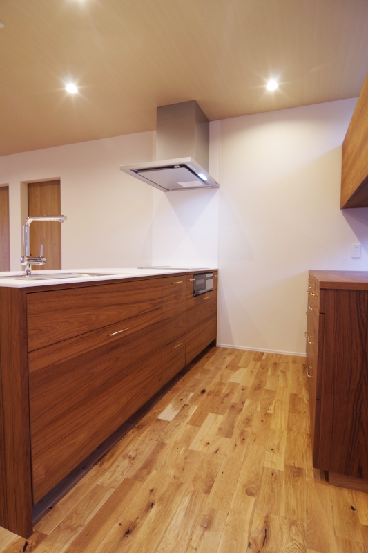 title: HOUSE 77 | Page No,84 | No.3 | sync-furniture | 株式会社 SYNC | 福岡県 家具工房 | オーダーメイドキッチン