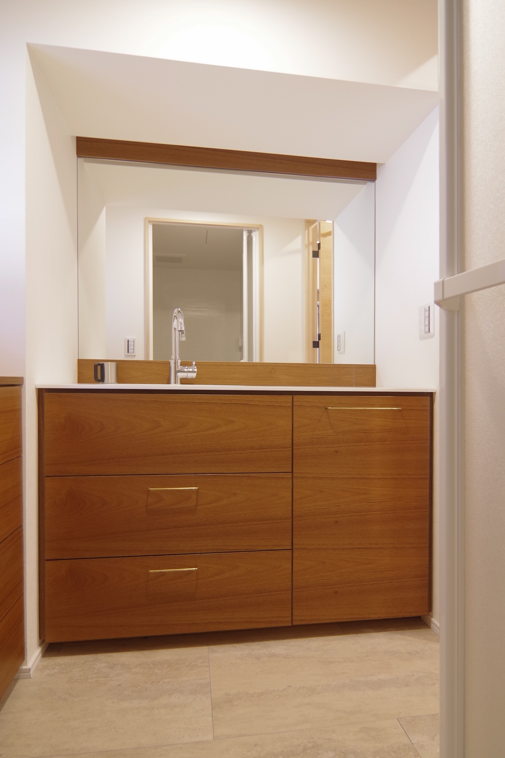 title: RENOVATION 05｜マンション | Page No,118 | No.33 | sync-furniture | 株式会社 SYNC | 福岡県 家具工房 | オーダーメイドキッチン