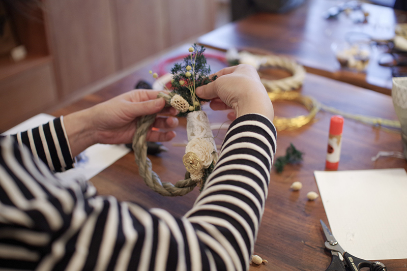 title: sawafu “しめ縄WS”｜2018.12.15 | Page No,243 | No.9 | sync-furniture | 株式会社 SYNC | 福岡県 家具工房 | オーダーメイドキッチン