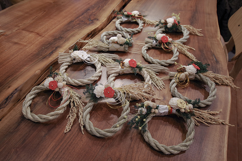 title: sawafu “しめ縄WS”｜2018.12.15 | Page No,243 | No.12 | sync-furniture | 株式会社 SYNC | 福岡県 家具工房 | オーダーメイドキッチン