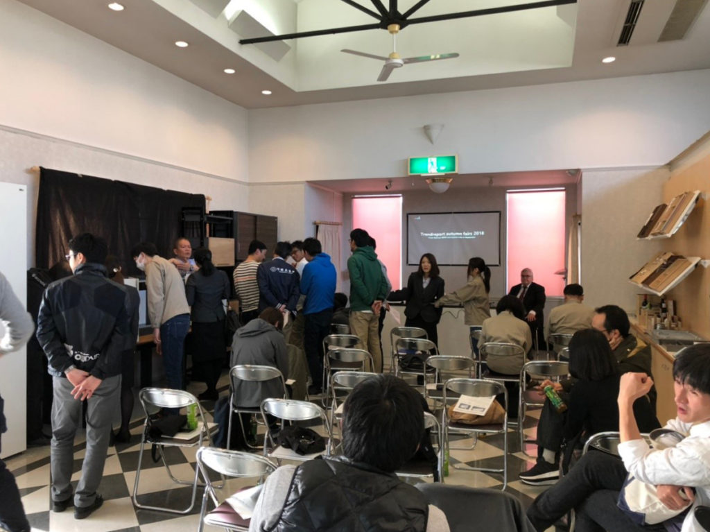 title: 12.06 thu | Page No,240 | No.1 | sync-furniture | 株式会社 SYNC | 福岡県 家具工房 | オーダーメイドキッチン