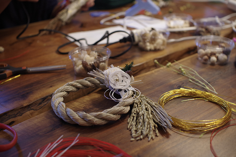 title: sawafu “しめ縄WS”｜2018.12.15 | Page No,243 | No.11 | sync-furniture | 株式会社 SYNC | 福岡県 家具工房 | オーダーメイドキッチン