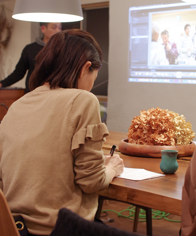 title: camikiti “文字入れを考えた写真の撮り方講座”｜2018.12.5 | Page No,239 | No.3 | sync-furniture | 株式会社 SYNC | 福岡県 家具工房 | オーダーメイドキッチン