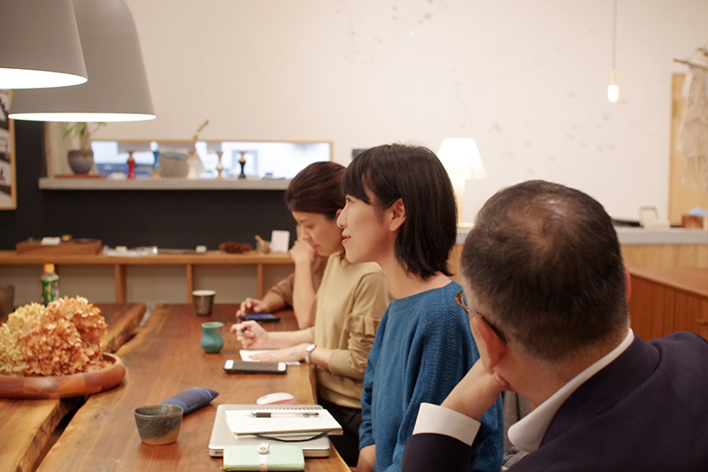 title: camikiti “文字入れを考えた写真の撮り方講座”｜2018.12.5 | Page No,239 | No.4 | sync-furniture | 株式会社 SYNC | 福岡県 家具工房 | オーダーメイドキッチン