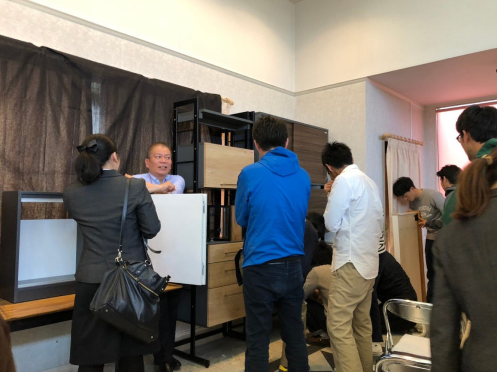 title: 12.06 thu | Page No,240 | No.2 | sync-furniture | 株式会社 SYNC | 福岡県 家具工房 | オーダーメイドキッチン