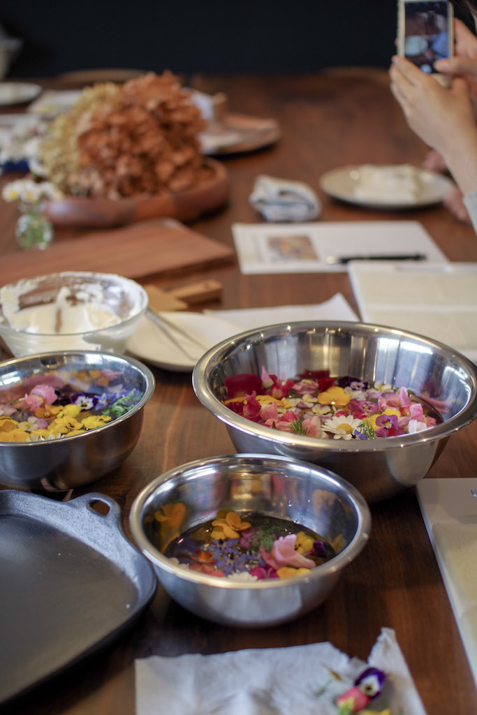 title: sawafu “エディブルフラワー1Day lesson”｜2019夏 | Page No,292 | No.8 | sync-furniture | 株式会社 SYNC | 福岡県 家具工房 | オーダーメイドキッチン