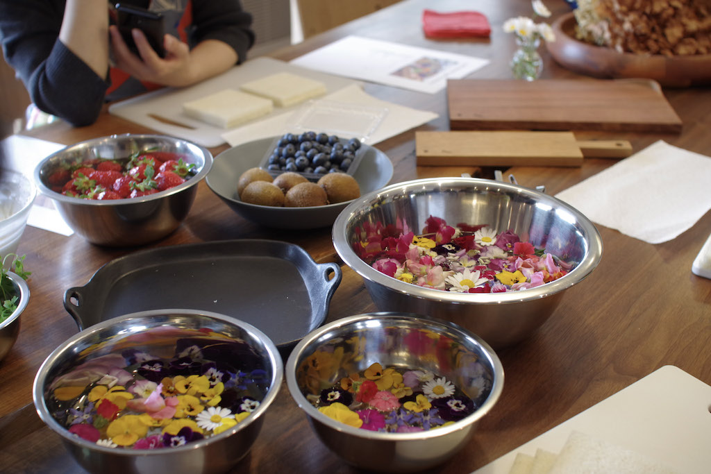 title: sawafu “エディブルフラワー1Day lesson”｜2019夏 | Page No,292 | No.2 | sync-furniture | 株式会社 SYNC | 福岡県 家具工房 | オーダーメイドキッチン