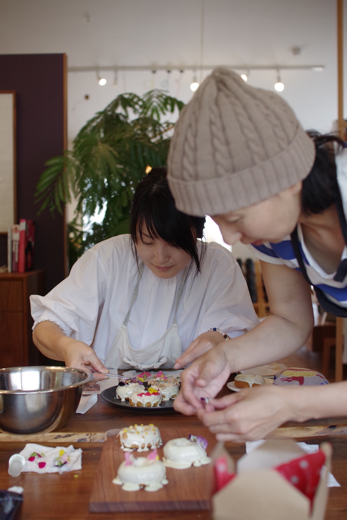 title: sawafu “エディブルフラワー1Day lesson”｜2019夏 | Page No,292 | No.11 | sync-furniture | 株式会社 SYNC | 福岡県 家具工房 | オーダーメイドキッチン