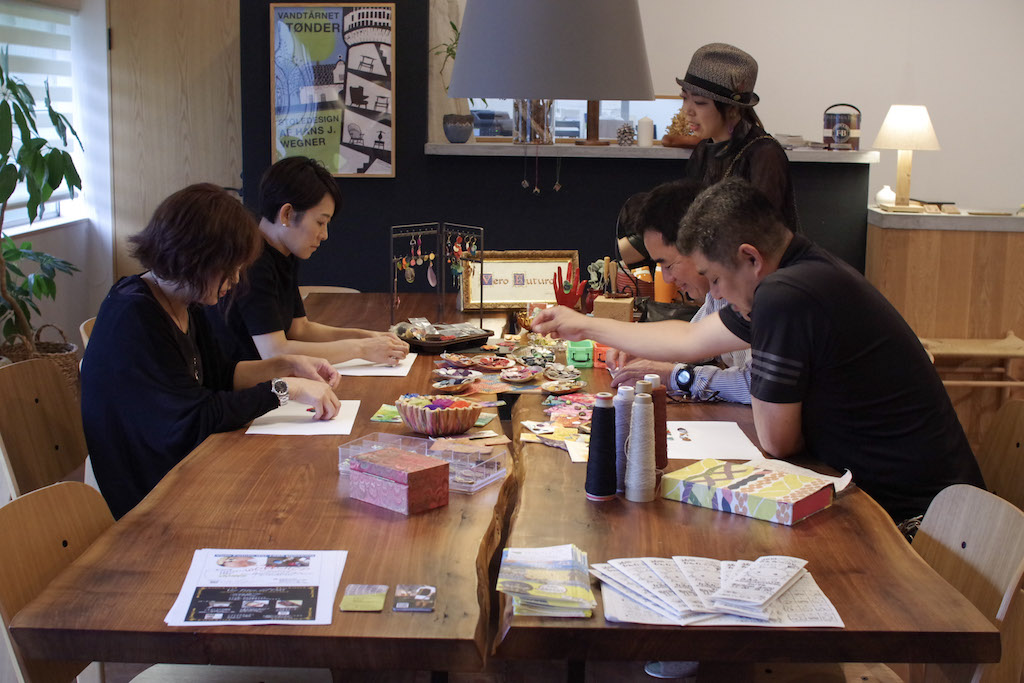 title: 手染めレースとマーブルレザーのアクセサリー作り｜2019.7.3 | Page No,303 | No.3 | sync-furniture | 株式会社 SYNC | 福岡県 家具工房 | オーダーメイドキッチン