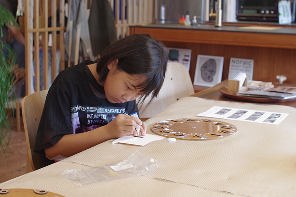 title: 時計づくりWS｜2019夏 | Page No,311 | No.3 | sync-furniture | 株式会社 SYNC | 福岡県 家具工房 | オーダーメイドキッチン