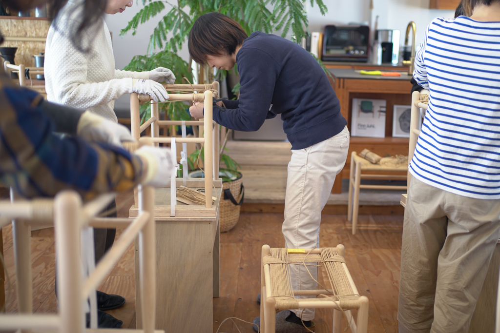 title: 水辺のくに博覧会 “スツール座編みWS”｜2019.11.20 | Page No,344 | No.5 | sync-furniture | 株式会社 SYNC | 福岡県 家具工房 | オーダーメイドキッチン