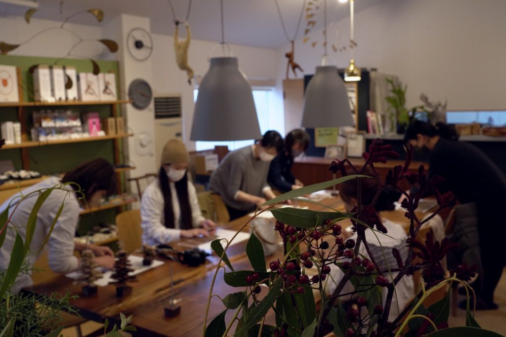 title: margue × SYNC “クリスマスWS”｜2021.11.9 | Page No,482 | No.5 | sync-furniture | 株式会社 SYNC | 福岡県 家具工房 | オーダーメイドキッチン