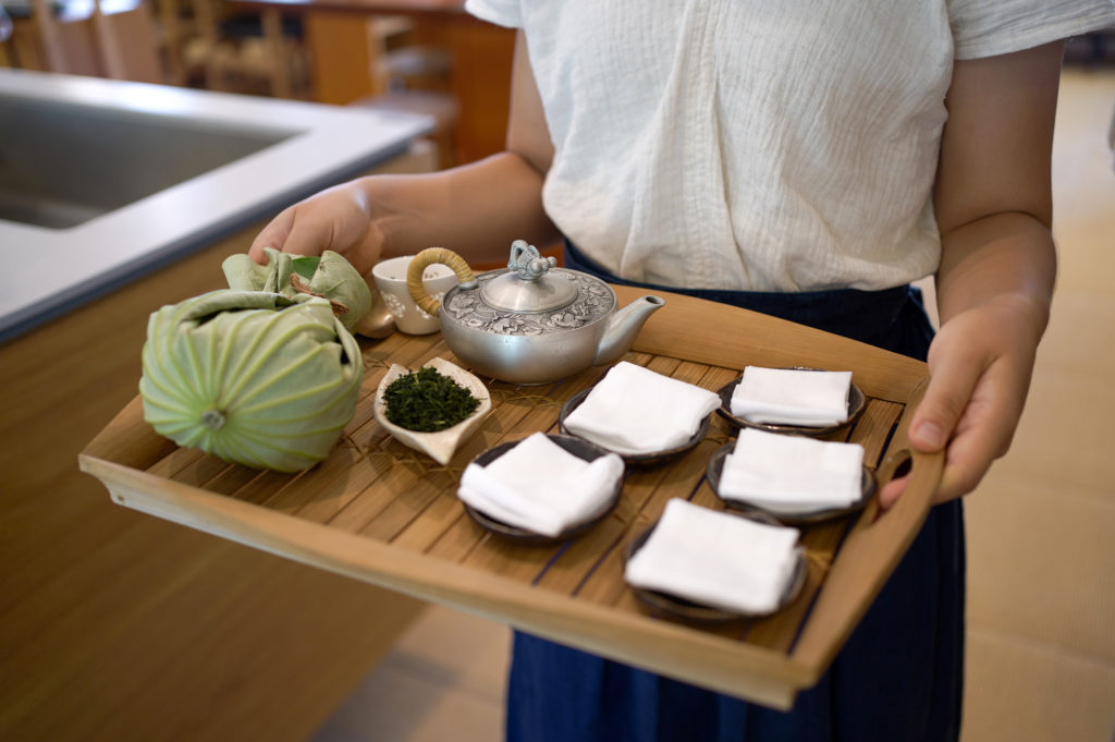 title: Sen×誉茶紡 “蓮の一服”｜2023.7.29 | Page No,529 | No.1 | sync-furniture | 株式会社 SYNC | 福岡県 家具工房 | オーダーメイドキッチン