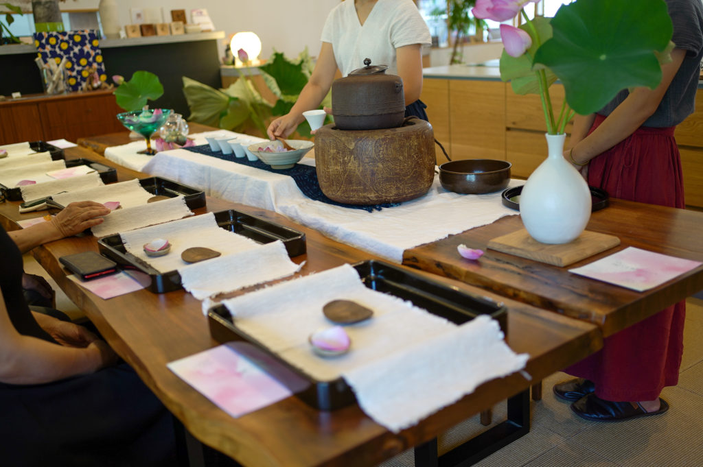 title: Sen×誉茶紡 “蓮の一服”｜2023.7.29 | Page No,529 | No.3 | sync-furniture | 株式会社 SYNC | 福岡県 家具工房 | オーダーメイドキッチン