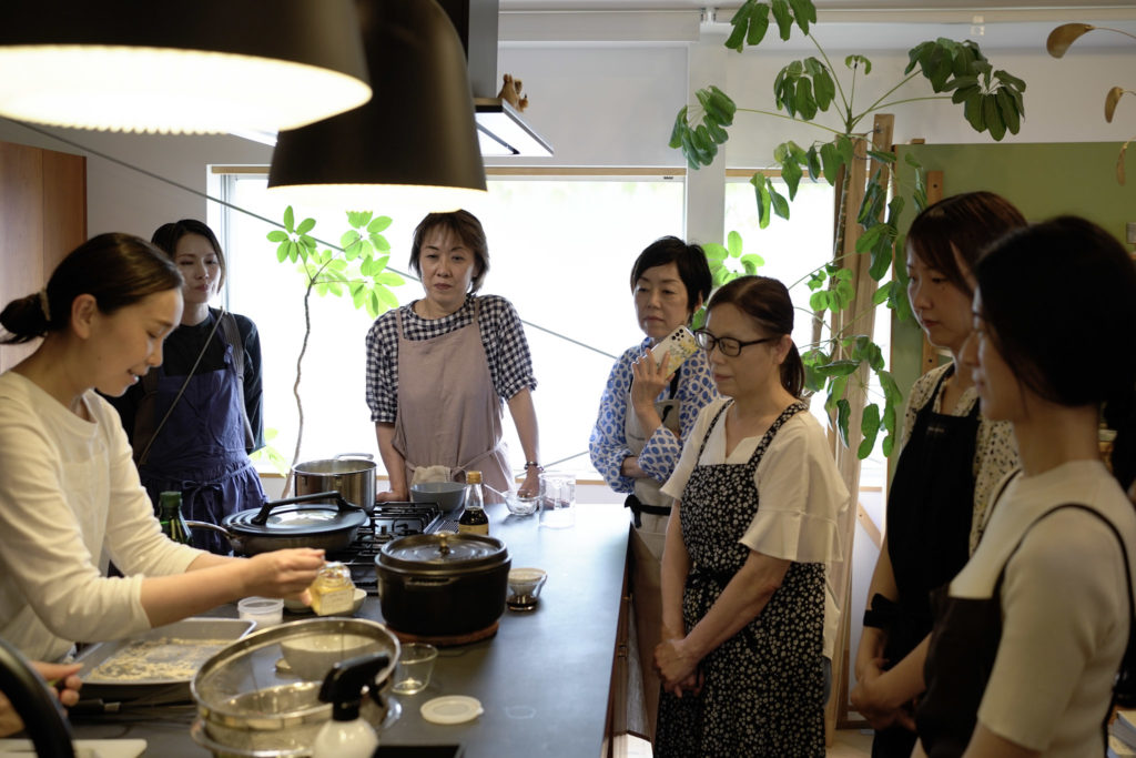 title: meili “夏の養生薬膳レッスン”｜2024.6.25 | Page No,555 | No.9 | sync-furniture | 株式会社 SYNC | 福岡県 家具工房 | オーダーメイドキッチン