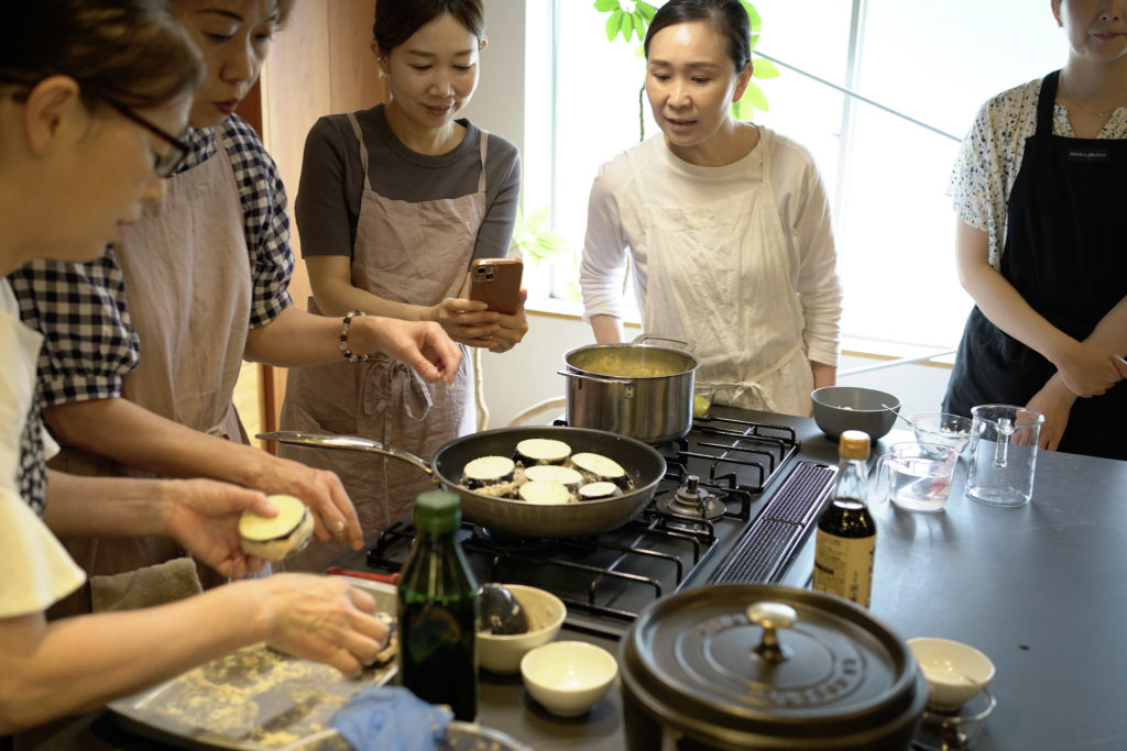title: meili “夏の養生薬膳レッスン”｜2024.6.25 | Page No,555 | No.5 | sync-furniture | 株式会社 SYNC | 福岡県 家具工房 | オーダーメイドキッチン