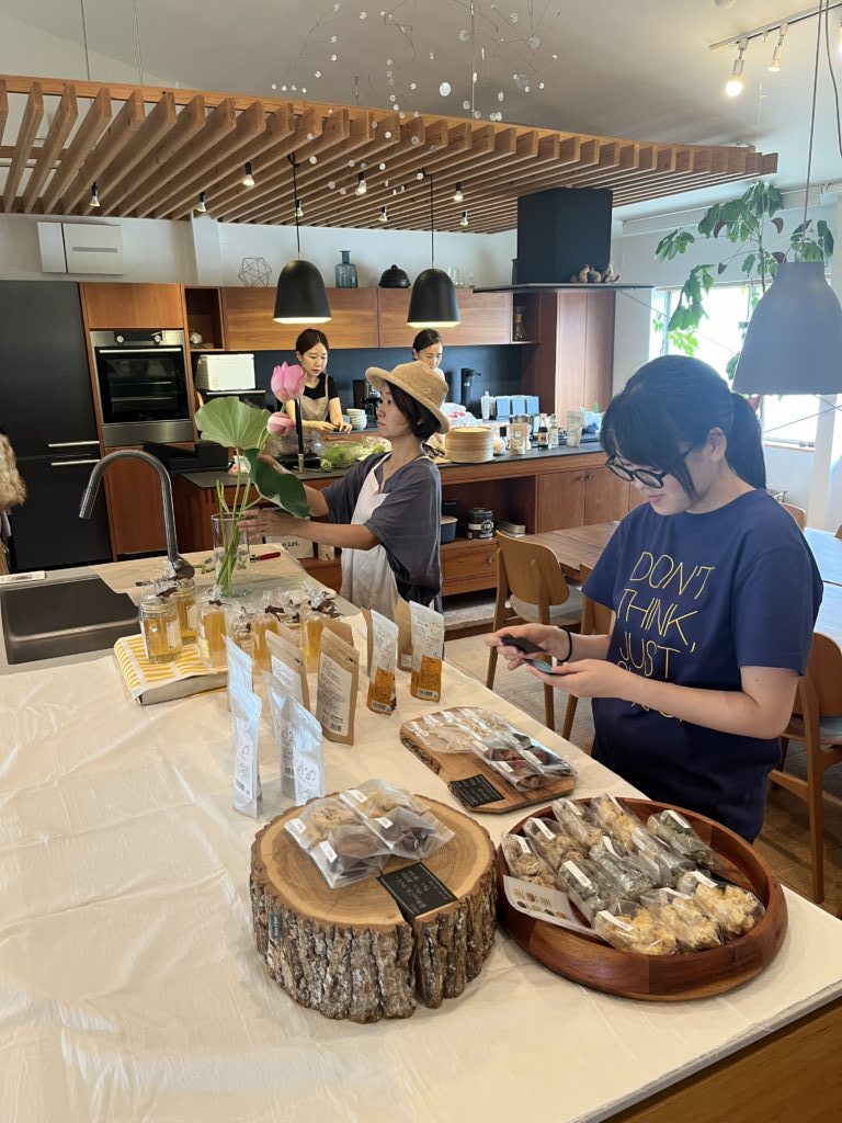 title: meili “蓮の実養生薬膳レッスン”|2024.8.9 | Page No,557 | No.1 | sync-furniture | 株式会社 SYNC | 福岡県 家具工房 | オーダーメイドキッチン