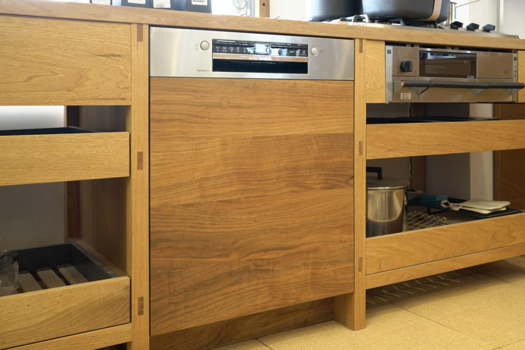 title: 04.08 Tue | Page No,573 | No.3 | sync-furniture | 株式会社 SYNC | 福岡県 家具工房 | オーダーメイドキッチン