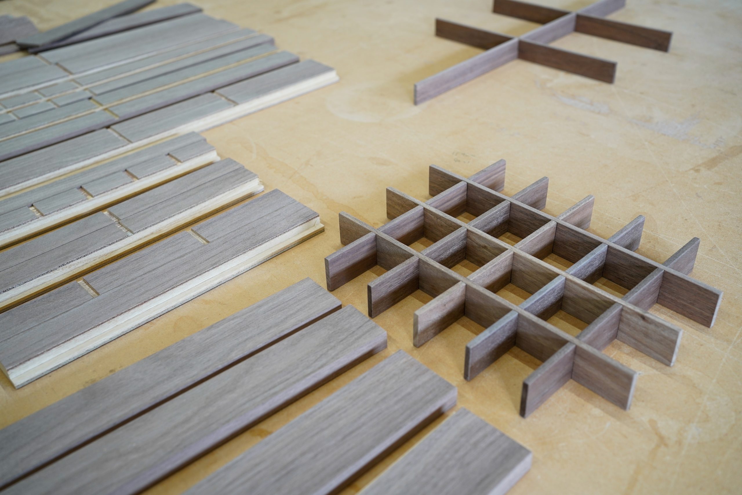 title: 06.02｜細かいパーツ、こつこつ製作中 | Page No,580 | No.2 | sync-furniture | 株式会社 SYNC | 福岡県 家具工房 | オーダーメイドキッチン