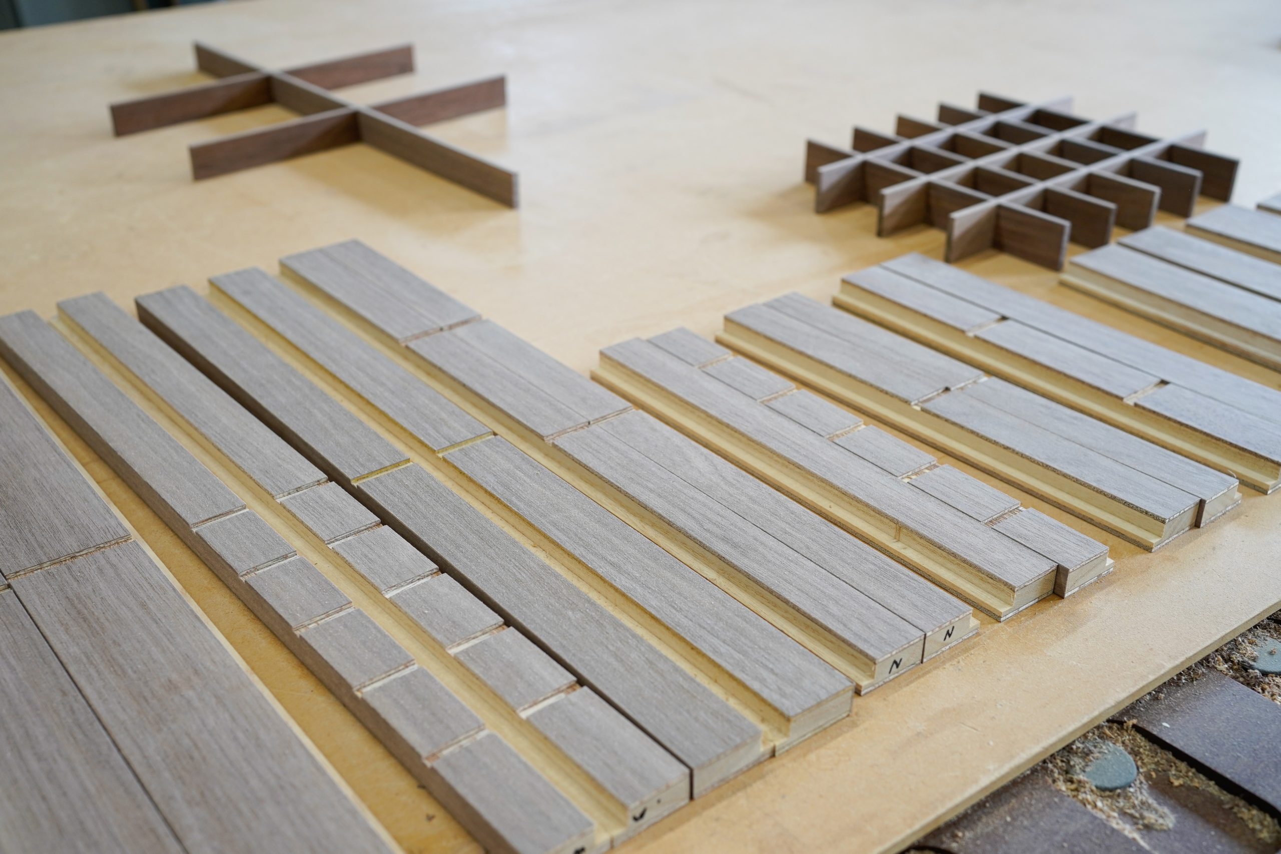 title: 06.02｜細かいパーツ、こつこつ製作中 | Page No,580 | No.1 | sync-furniture | 株式会社 SYNC | 福岡県 家具工房 | オーダーメイドキッチン
