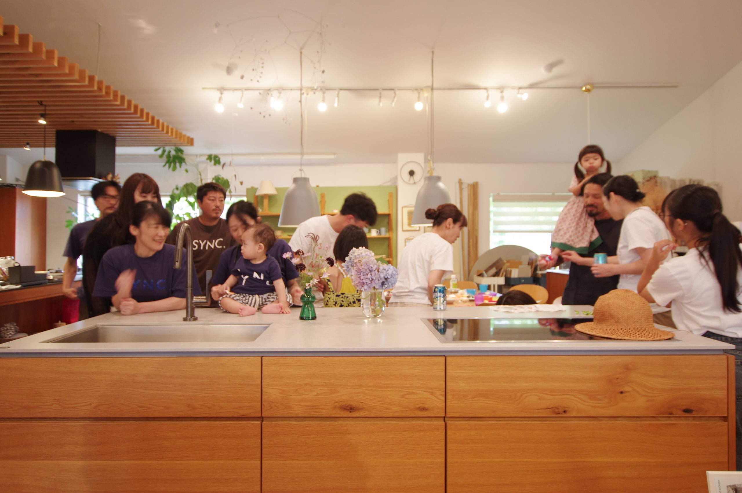 title: 07.07｜乾杯から事件まで、15周年party | Page No,587 | No.9 | sync-furniture | 株式会社 SYNC | 福岡県 家具工房 | オーダーメイドキッチン