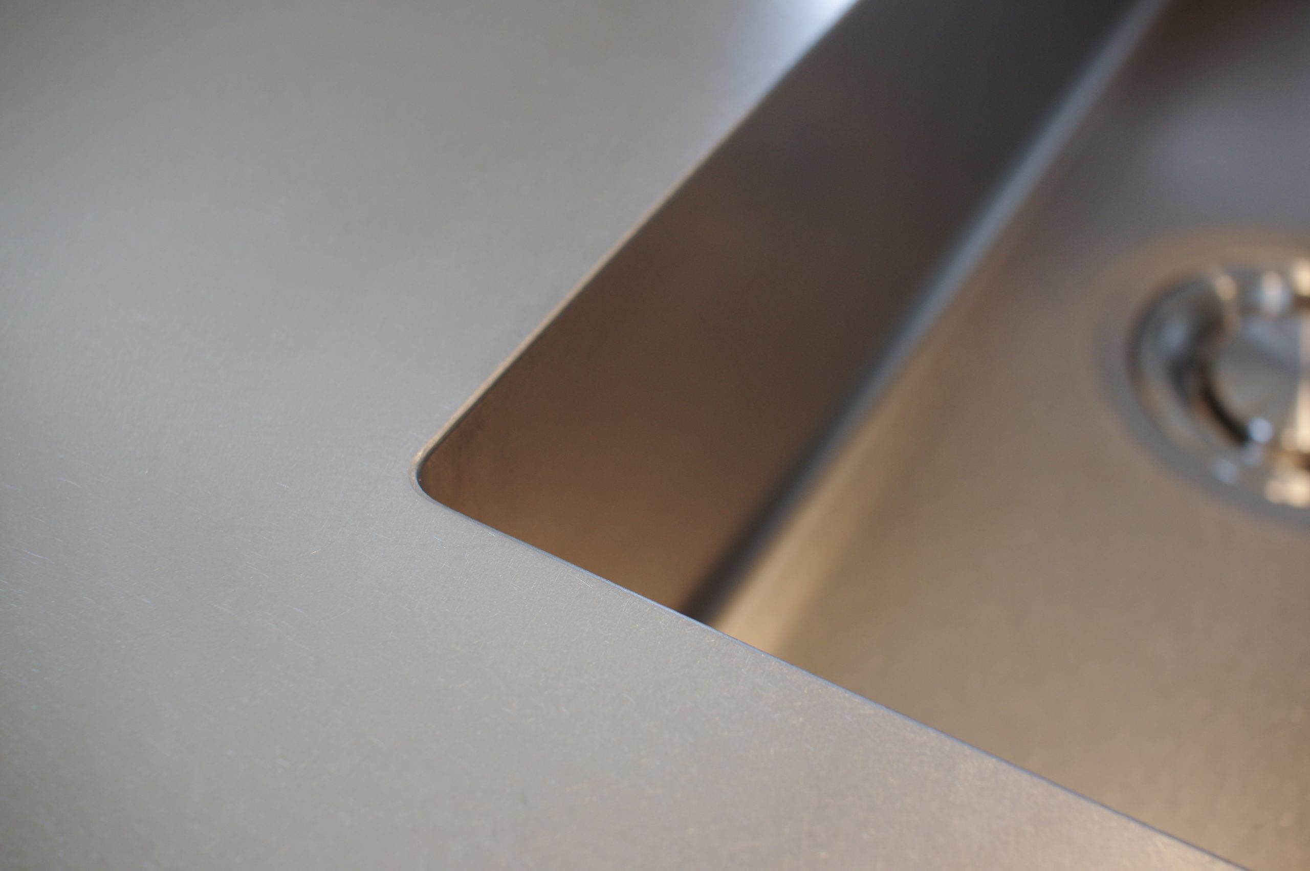 title: 10.06｜一番人気のステンレス天板 | Page No,613 | No.2 | sync-furniture | 株式会社 SYNC | 福岡県 家具工房 | オーダーメイドキッチン