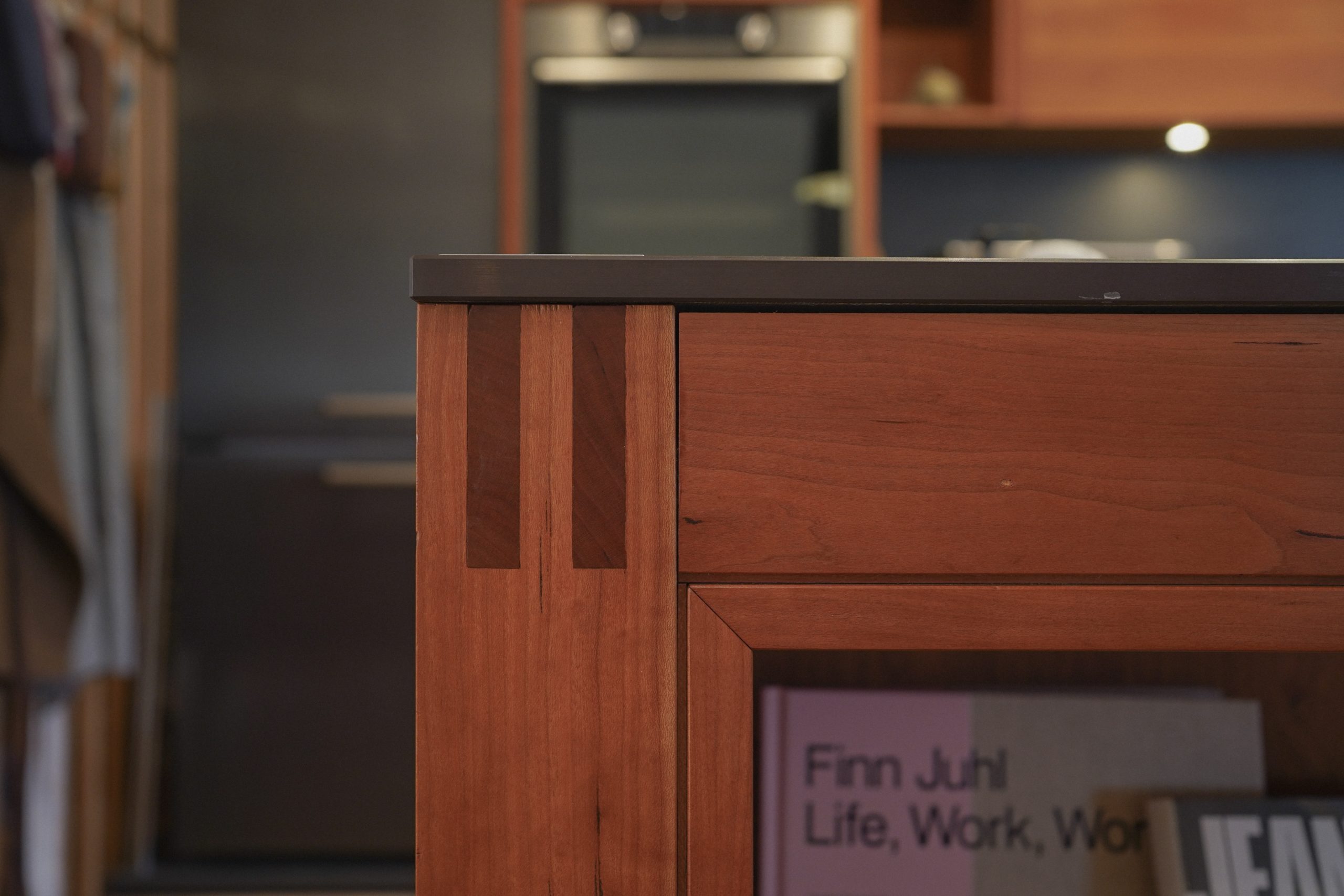 title: 12.19｜職人技が光るほぞ組み | Page No,638 | No.4 | sync-furniture | 株式会社 SYNC | 福岡県 家具工房 | オーダーメイドキッチン