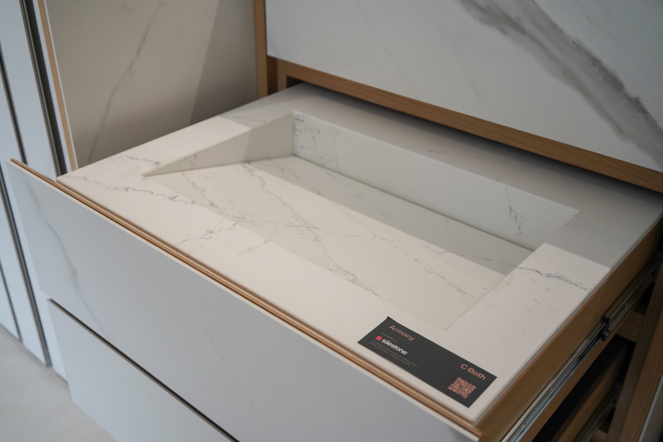 title: 12.10｜コセンティーノシティ東京の訪問 | Page No,632 | No.24 | sync-furniture | 株式会社 SYNC | 福岡県 家具工房 | オーダーメイドキッチン