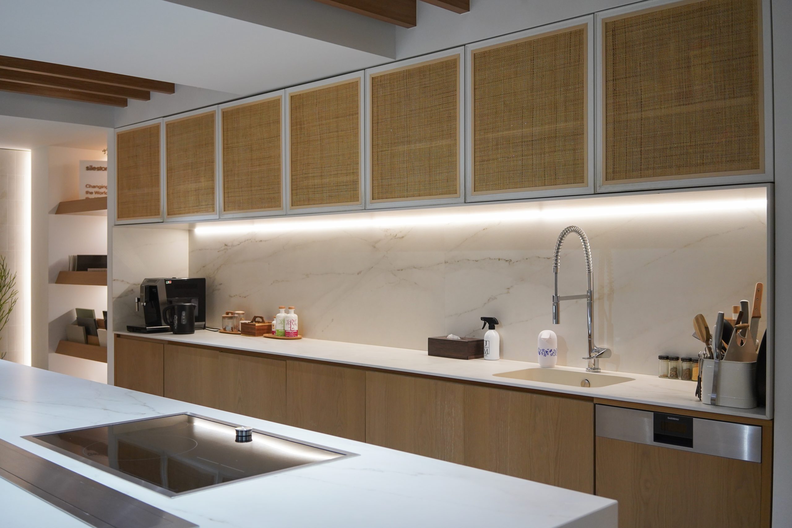 title: 12.10｜コセンティーノシティ東京の訪問 | Page No,632 | No.13 | sync-furniture | 株式会社 SYNC | 福岡県 家具工房 | オーダーメイドキッチン